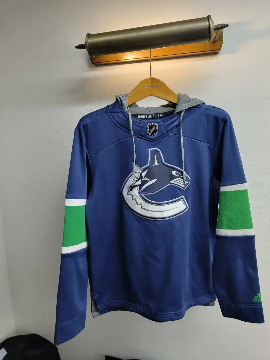 S) 아디다스 NHL Vancouver Canucks 후드 팝니다